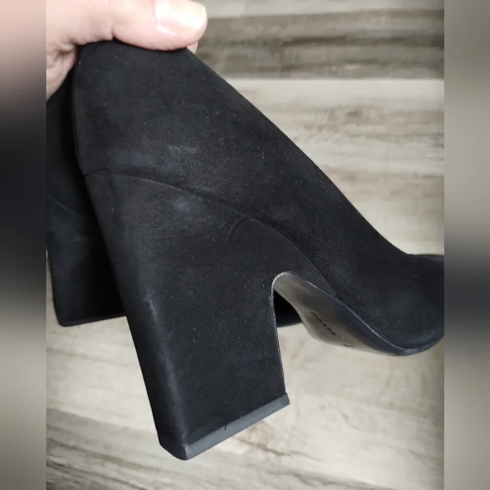 Celine Black Suede Pumps 9 - Picture 5 of 11